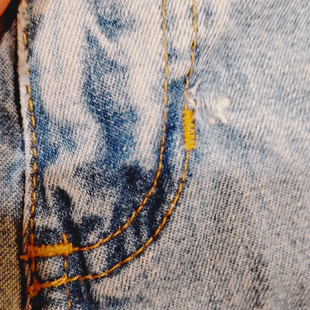 VTG Sostanza Contemporary Apparel Women’s Cuffed Jean Shorts Size 7/8 Y2K 27" - Picture 7 of 7